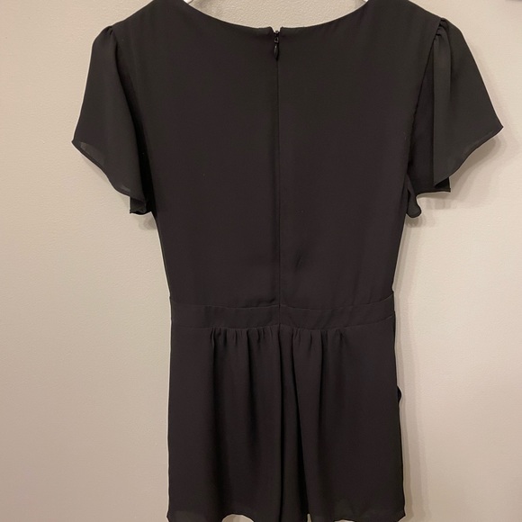 Express Short Sleeve Cut Out Tie Romper - Picture 3 of 4